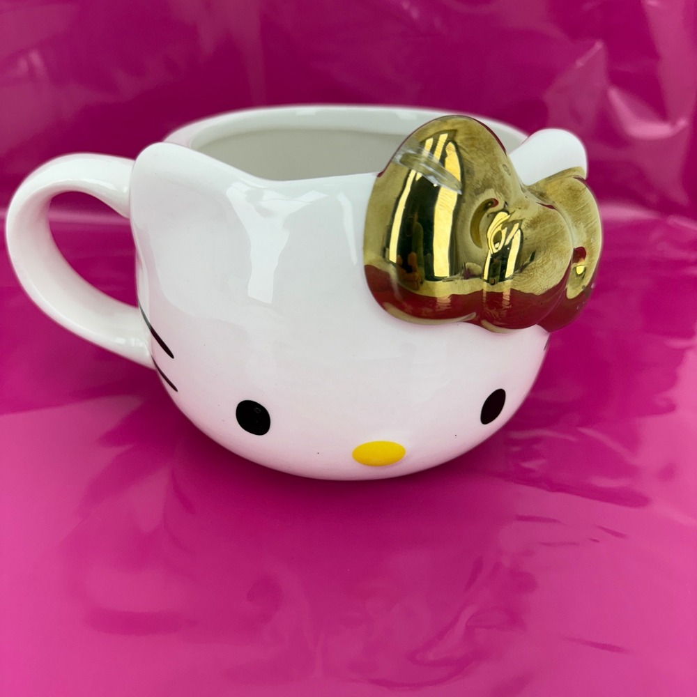 Sanrio Hello Kitty 3D Mug 20oz White Gold Bow Ceramic Silver Buffalo Good